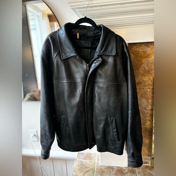 Men's Black Leather Jacket - Picture 4 of 11